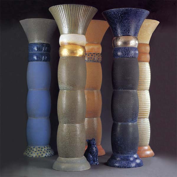 Søjler, som nu er bærende i et stort byggeri i Ulissingen, Holland, h. 2,54 cm, 2005